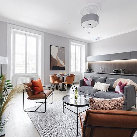 Joivy Luxurious Apt On Notable George Street 에든버러 외부 사진