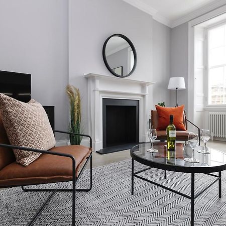 Joivy Luxurious Apt On Notable George Street 에든버러 외부 사진