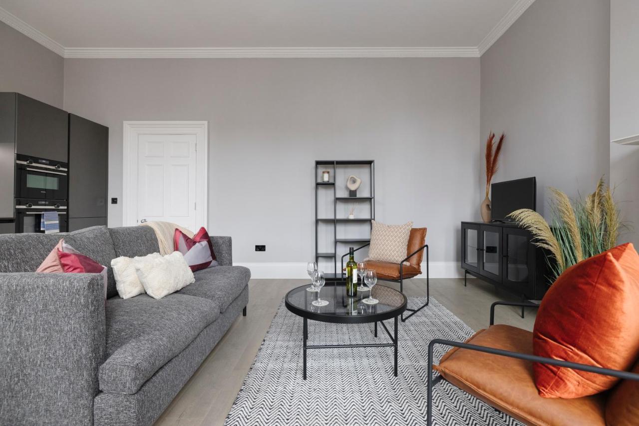 Joivy Luxurious Apt On Notable George Street 에든버러 외부 사진