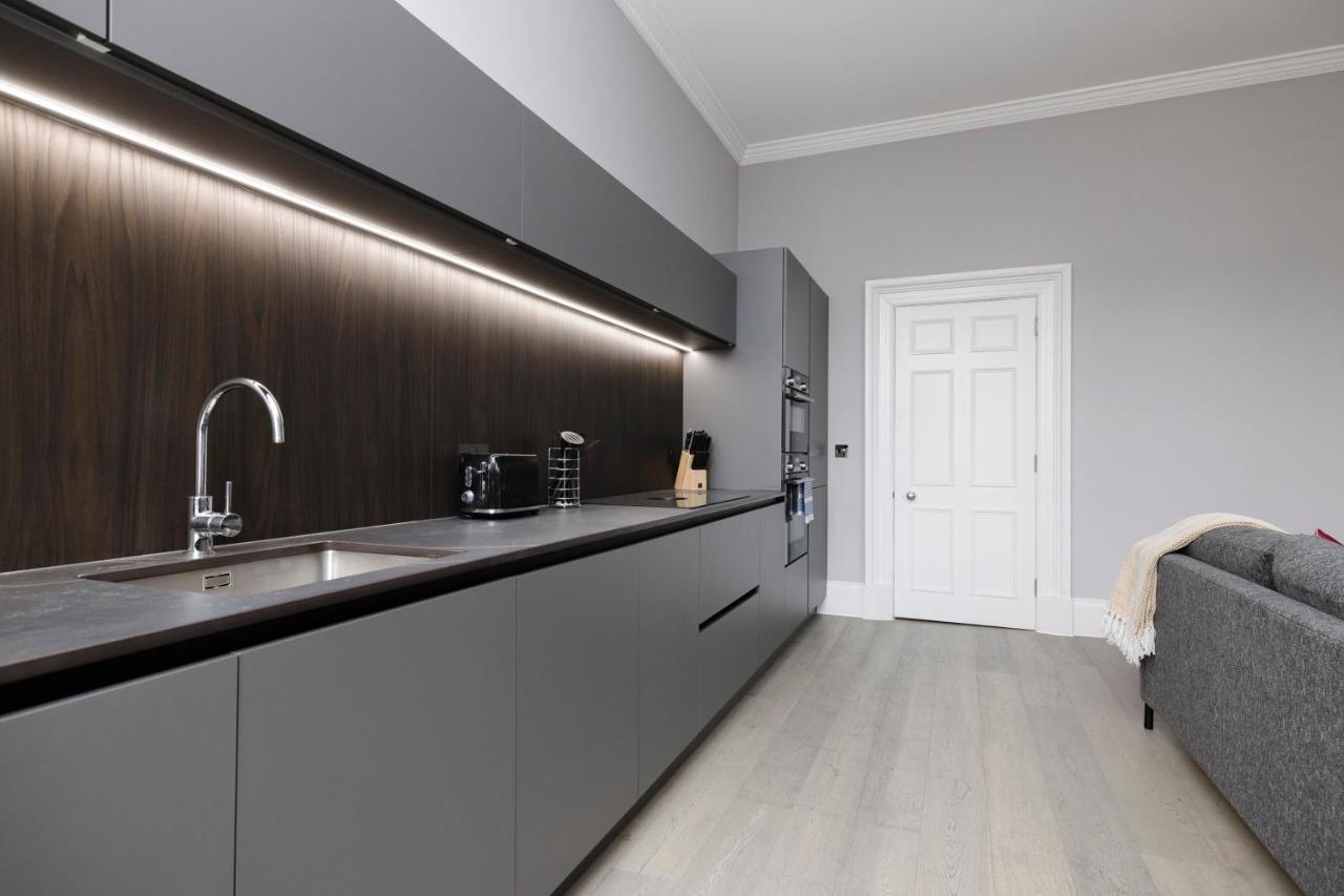 Joivy Luxurious Apt On Notable George Street 에든버러 외부 사진