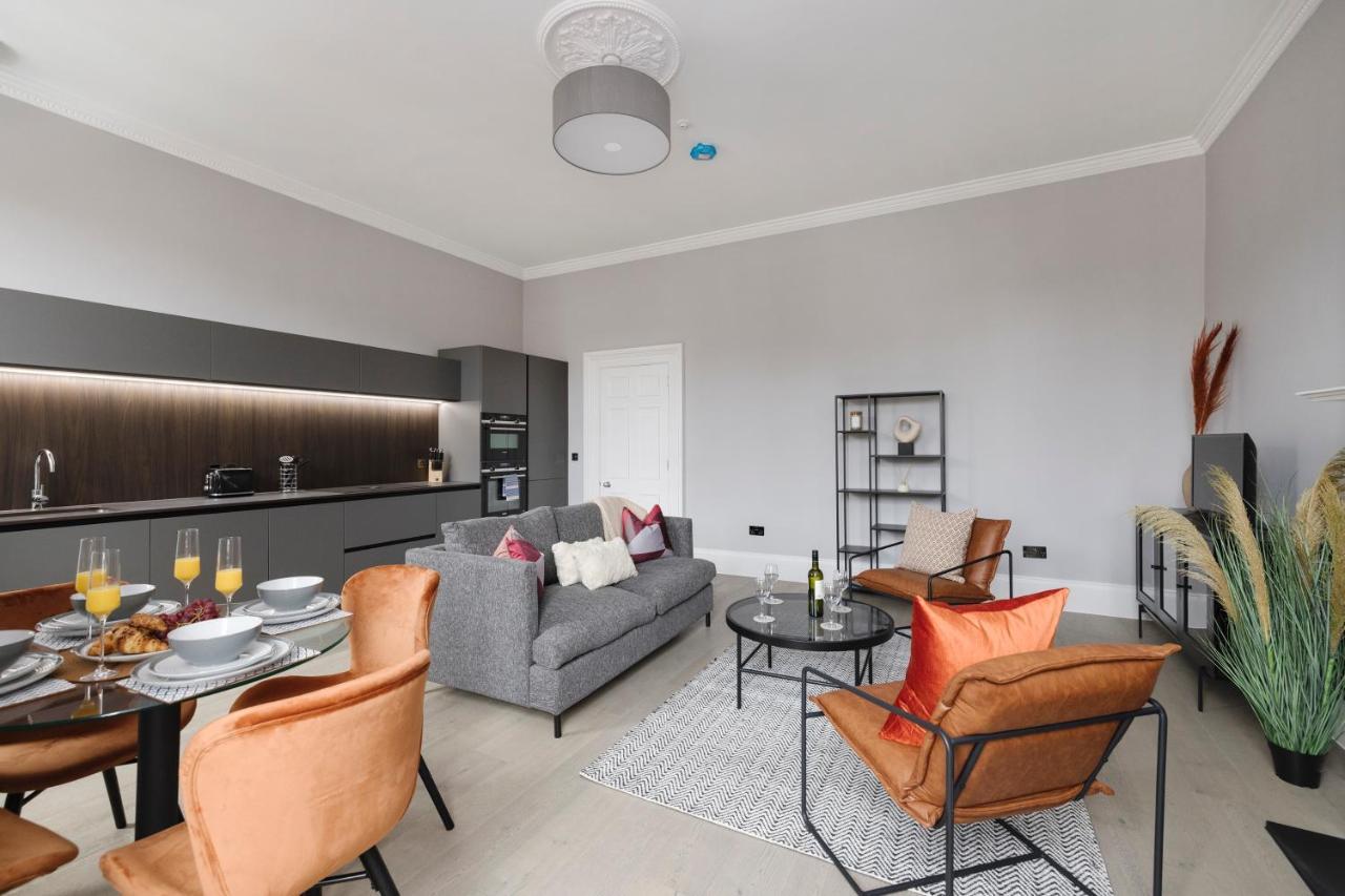 Joivy Luxurious Apt On Notable George Street 에든버러 외부 사진