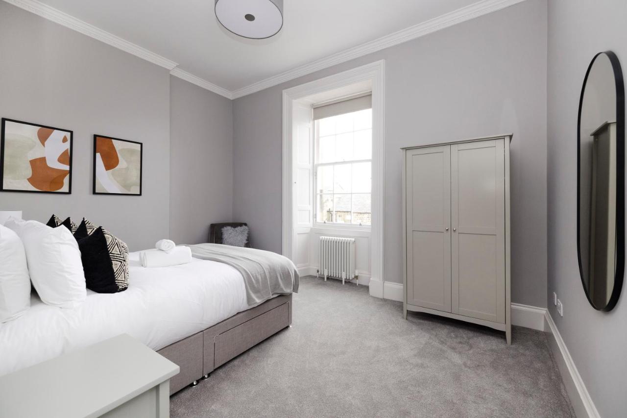 Joivy Luxurious Apt On Notable George Street 에든버러 외부 사진