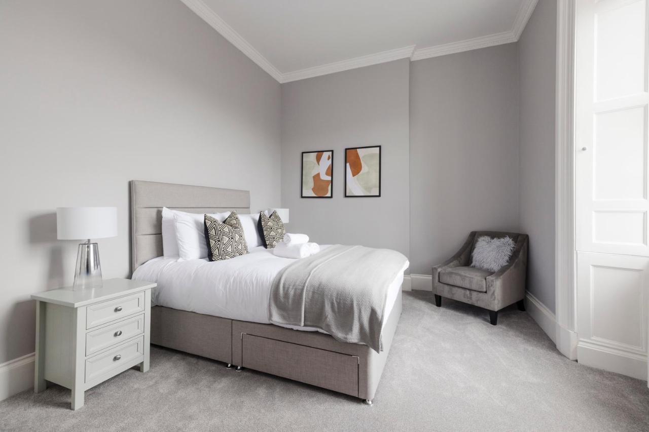 Joivy Luxurious Apt On Notable George Street 에든버러 외부 사진