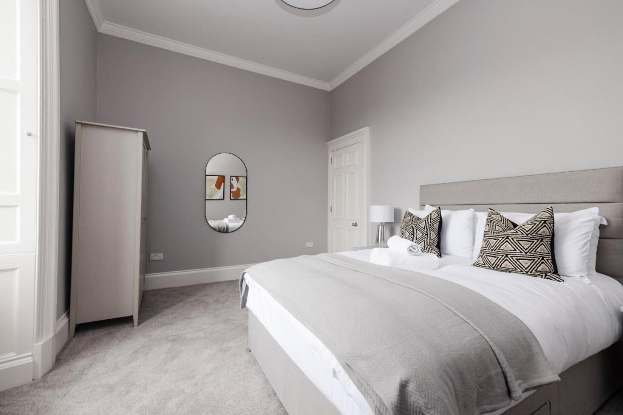 Joivy Luxurious Apt On Notable George Street 에든버러 외부 사진