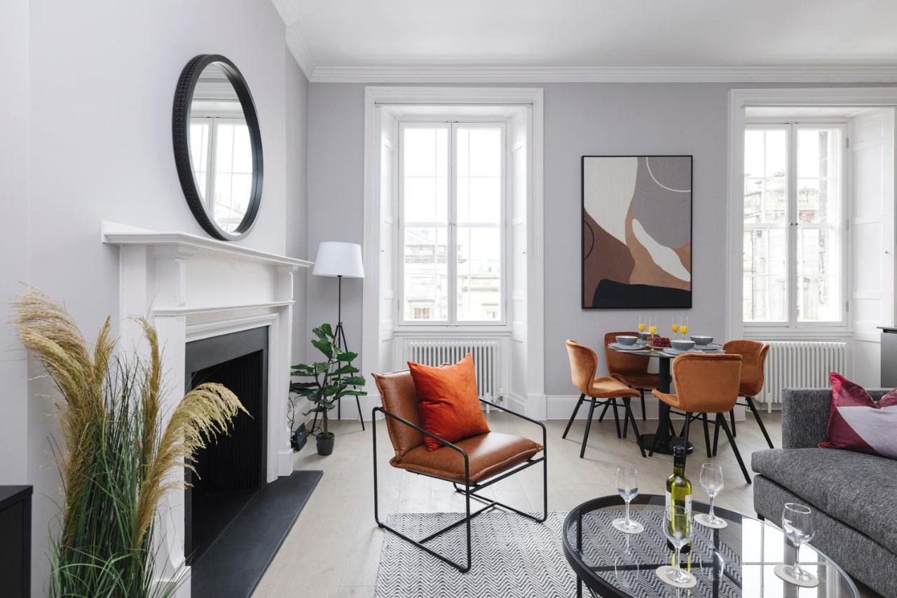 Joivy Luxurious Apt On Notable George Street 에든버러 외부 사진