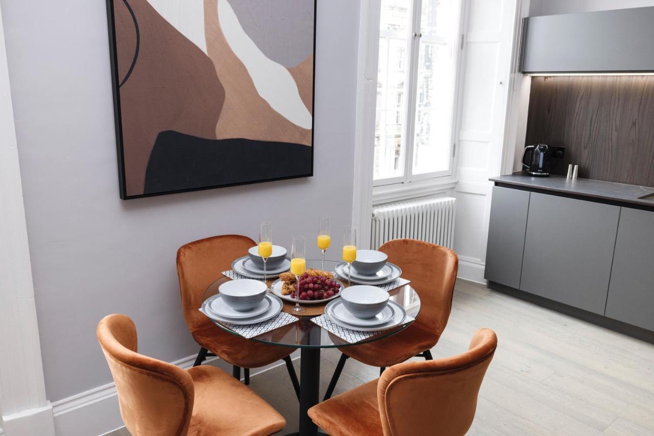 Joivy Luxurious Apt On Notable George Street 에든버러 외부 사진