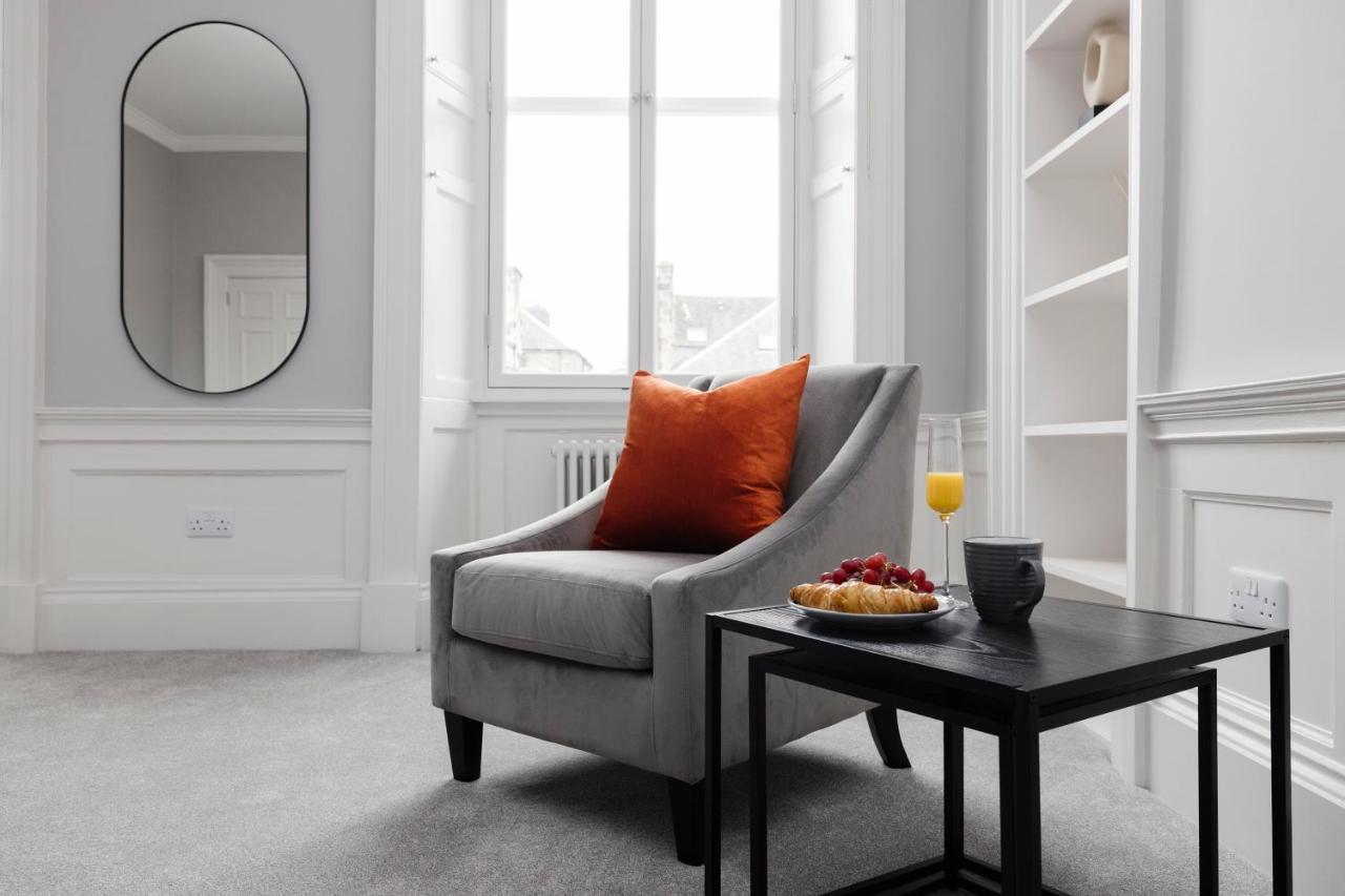 Joivy Luxurious Apt On Notable George Street 에든버러 외부 사진