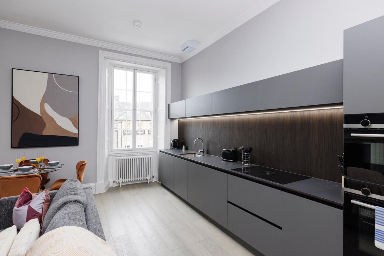 Joivy Luxurious Apt On Notable George Street 에든버러 외부 사진
