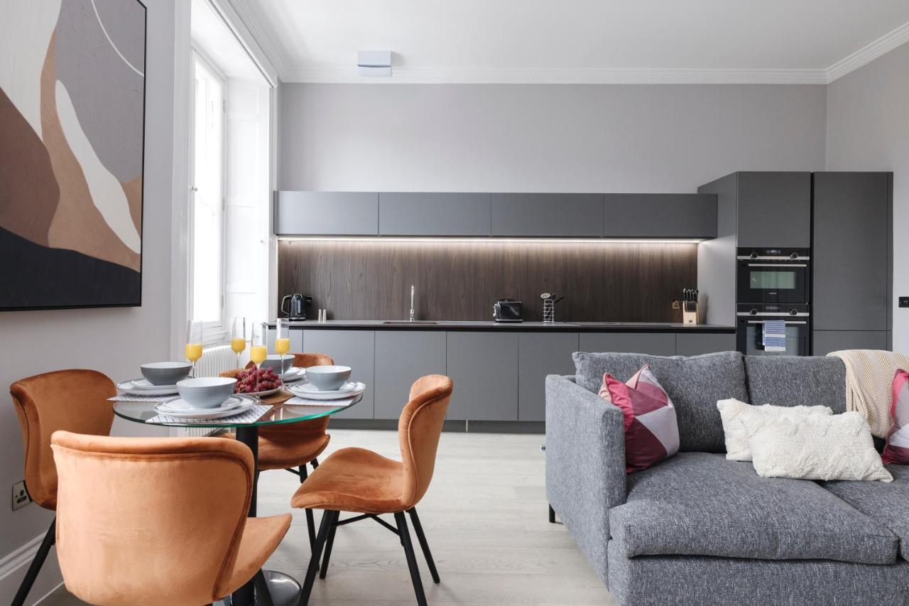 Joivy Luxurious Apt On Notable George Street 에든버러 외부 사진
